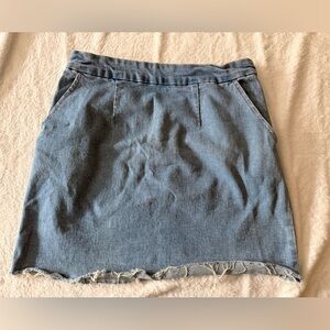 Forever 21 Denim Frayed Medium Wash Mini Skirt M